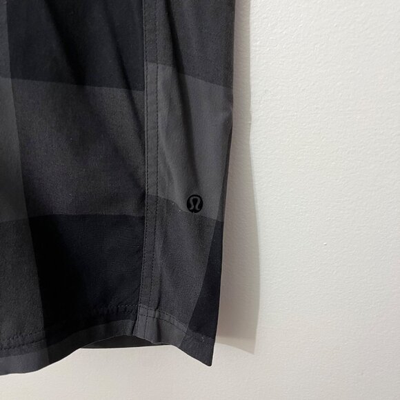 Lululemon Men's Plaid Commission Golf Chino Shorts Size 38 Black Grey 10" Inseam - Picture 2 of 5